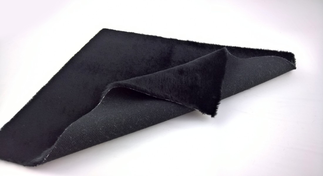 Plyš Brigita černá č.930