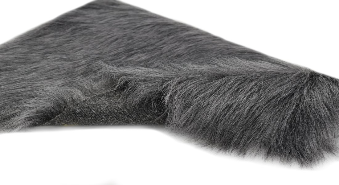 Umělá kožešina,tmavě šedá , vlas 60 mm, šíře 150 cm, metráž