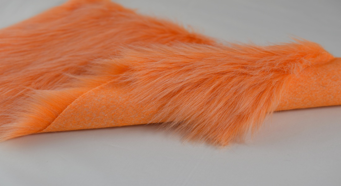 Umělá kožešina,světlejší oranžová, šíře 150, vlas 60 mm, metráž